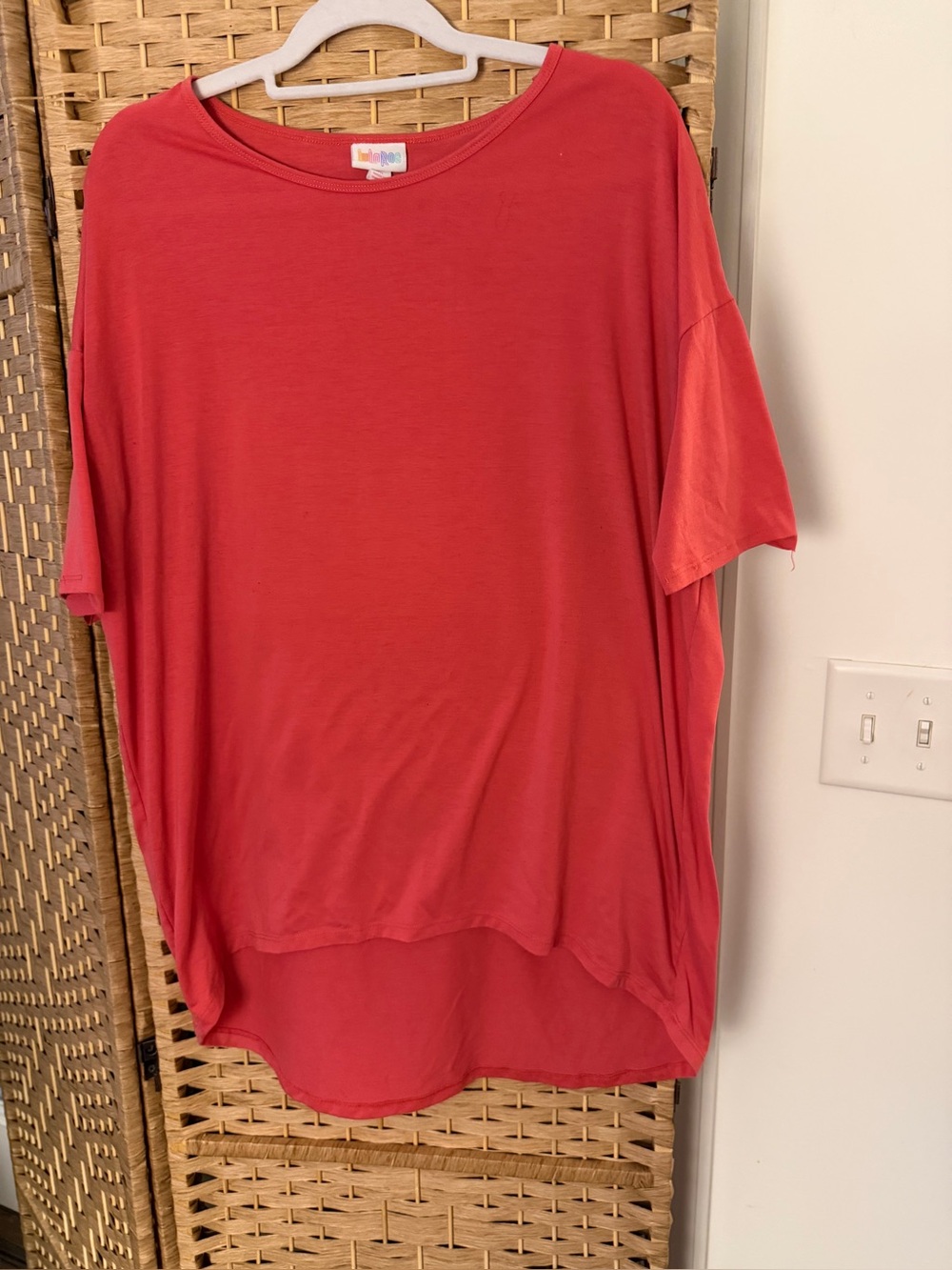 Lularoe Lightweight coral Women's Scoop-Neck Top sz Medium